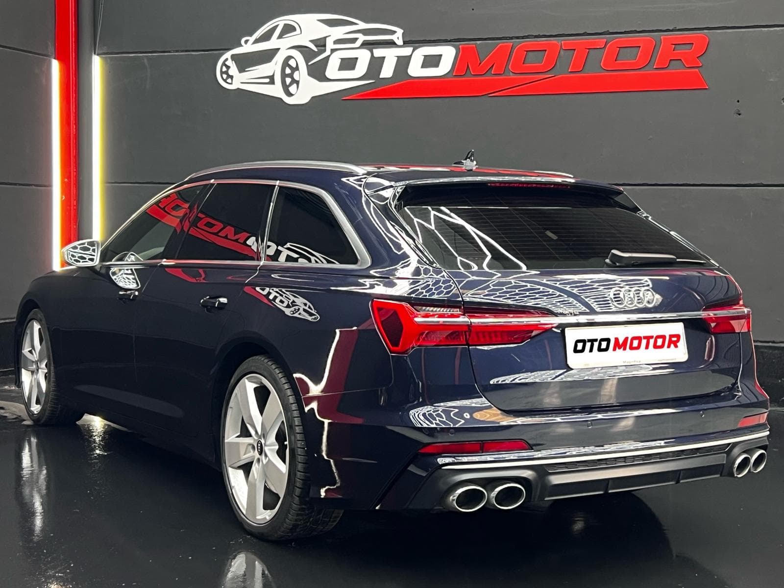 Audi S6 Avant