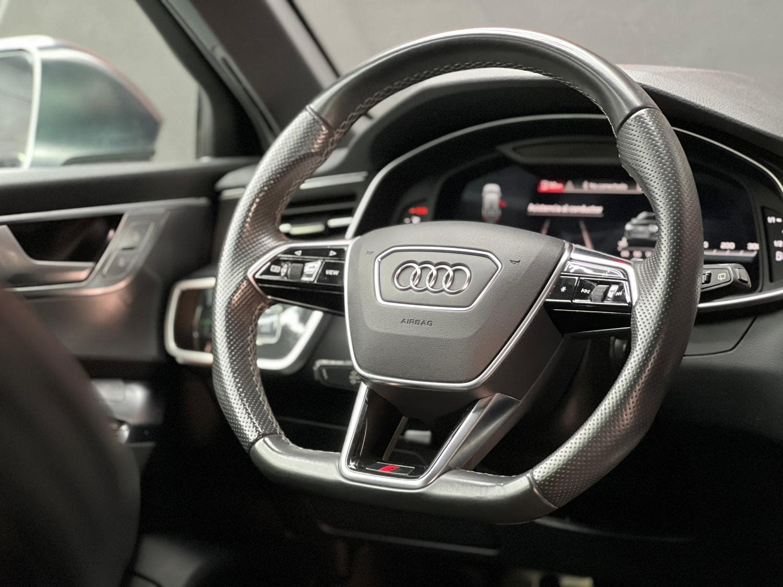 Audi S6 Avant