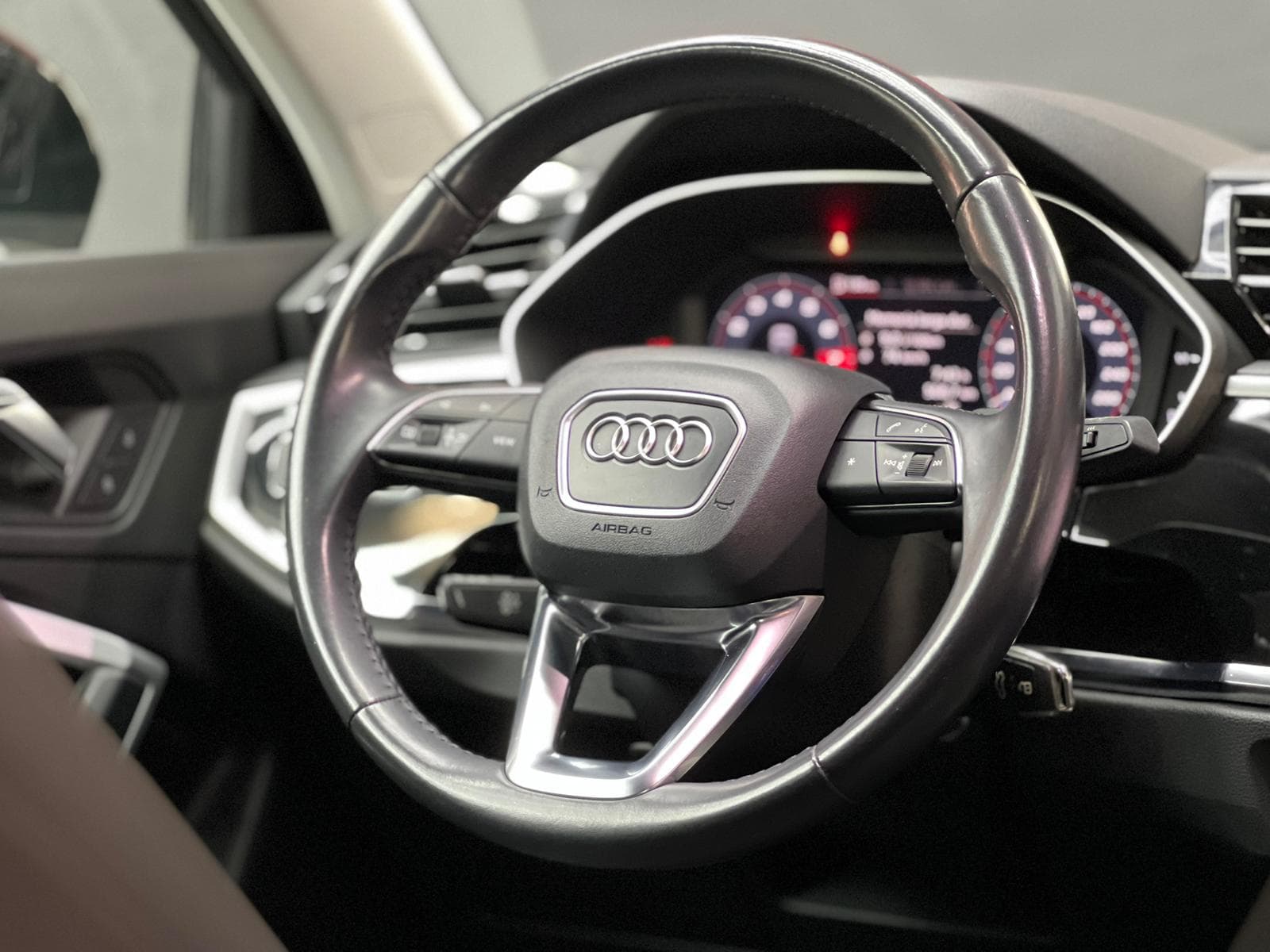 Audi Q3 S line