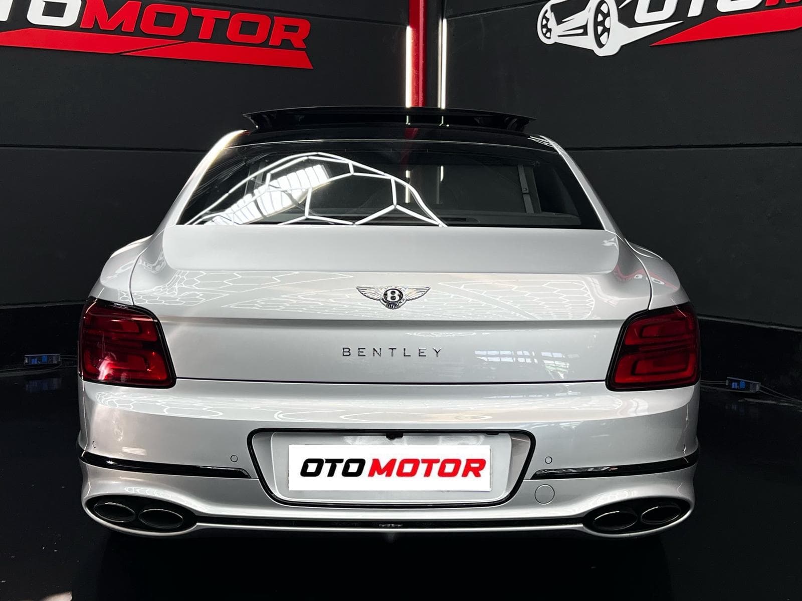Bentley Flying Spur Hybrid