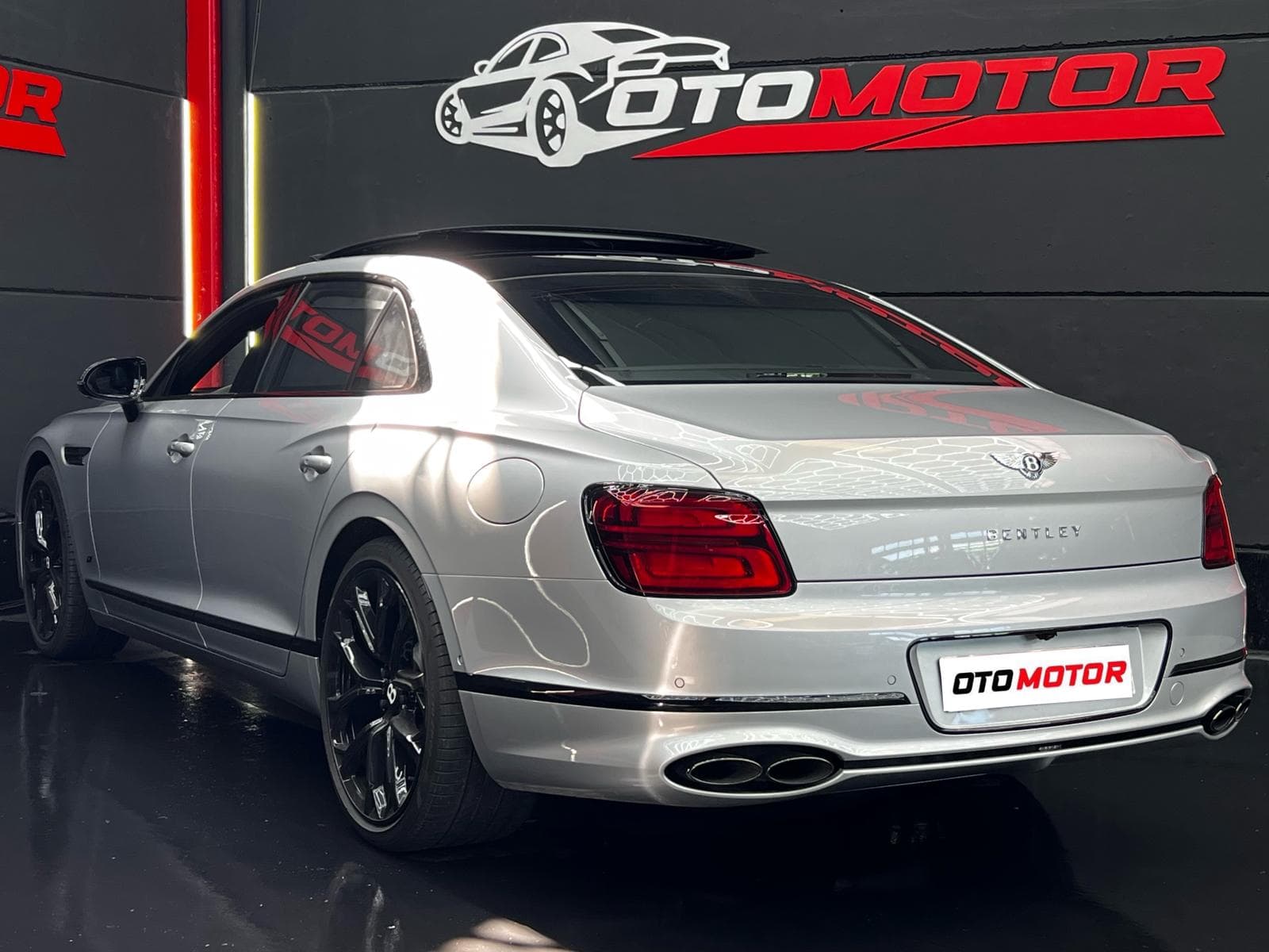 Bentley Flying Spur Hybrid
