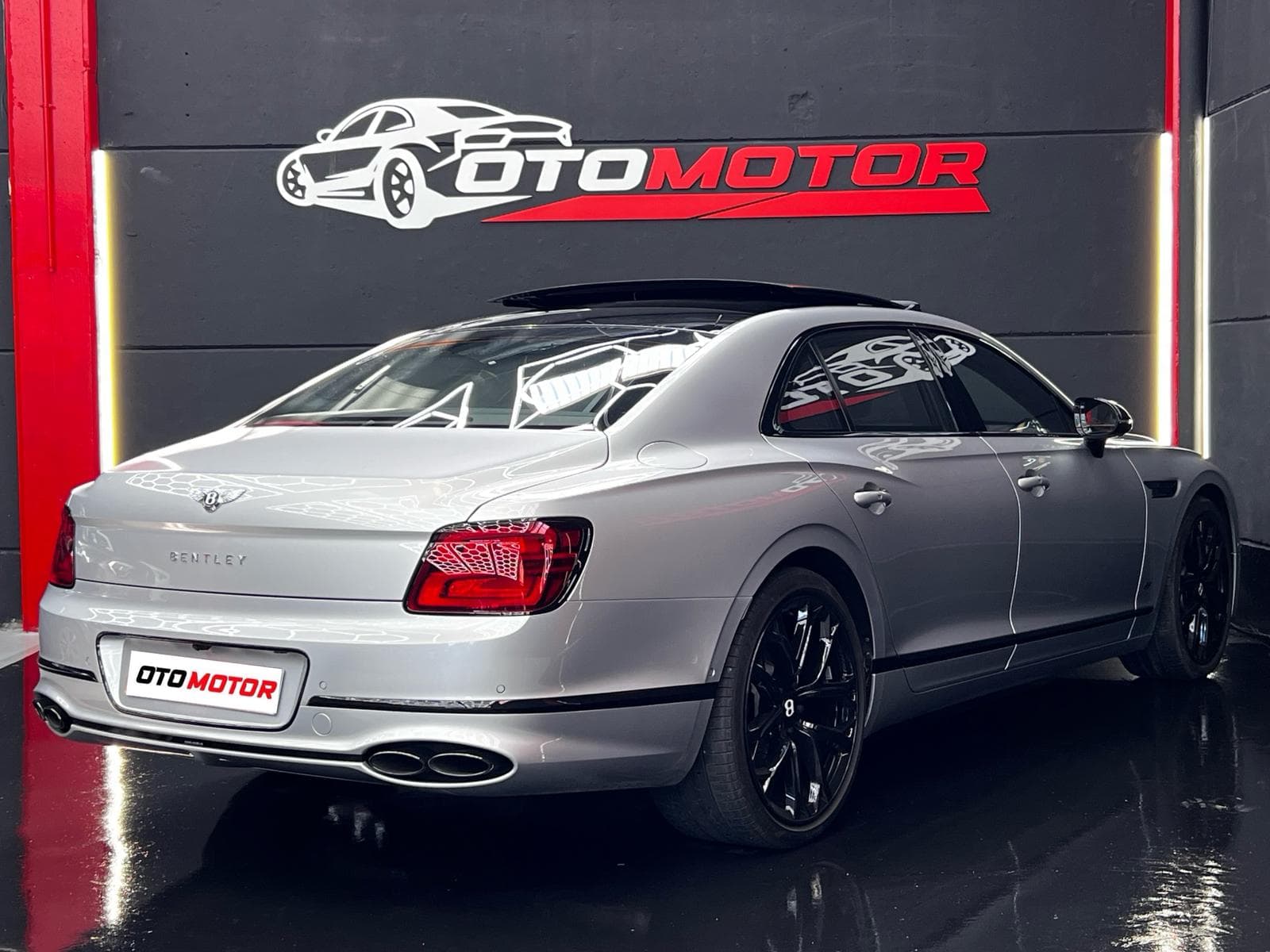 Bentley Flying Spur Hybrid