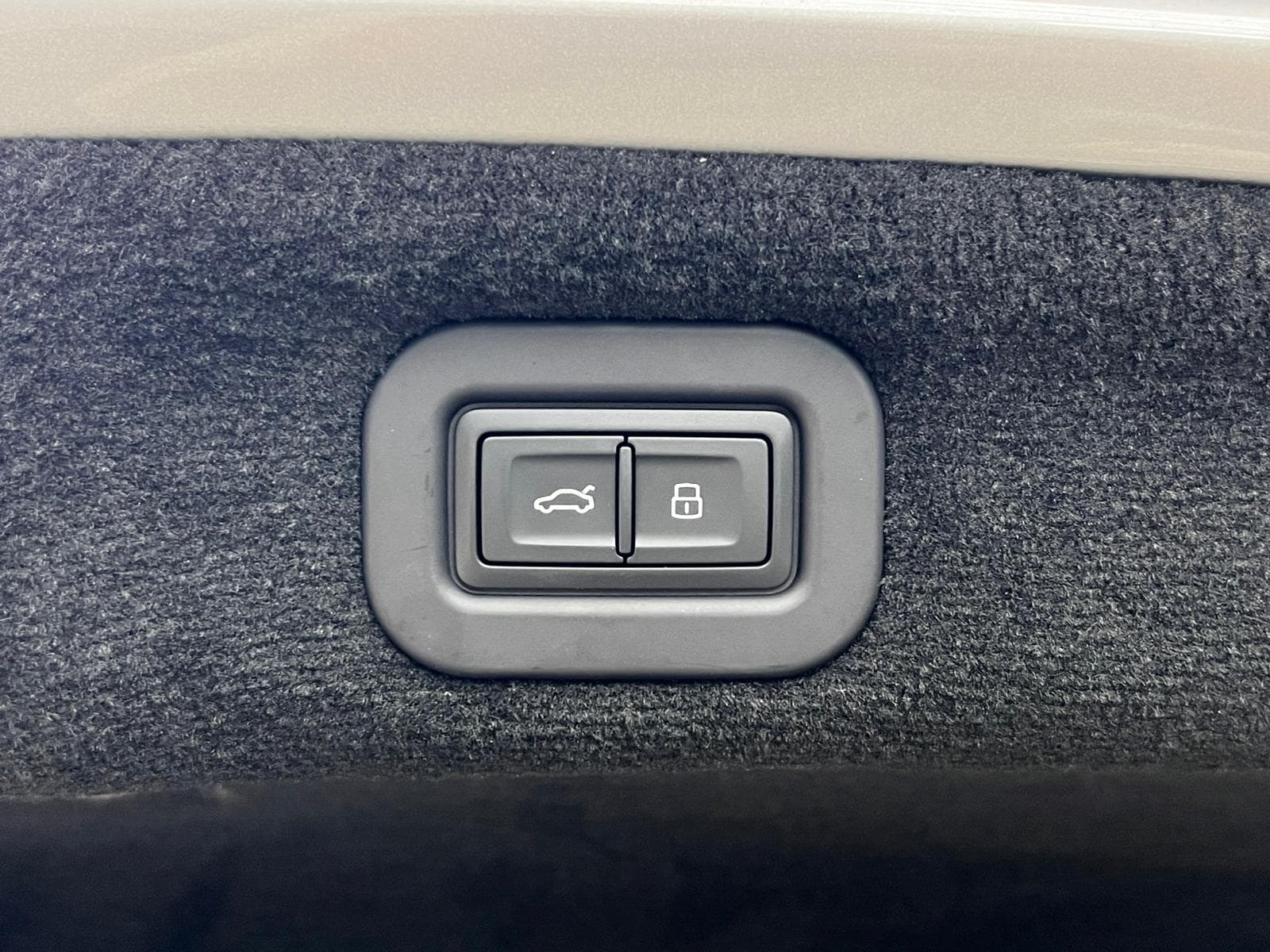 Bentley Flying Spur Hybrid