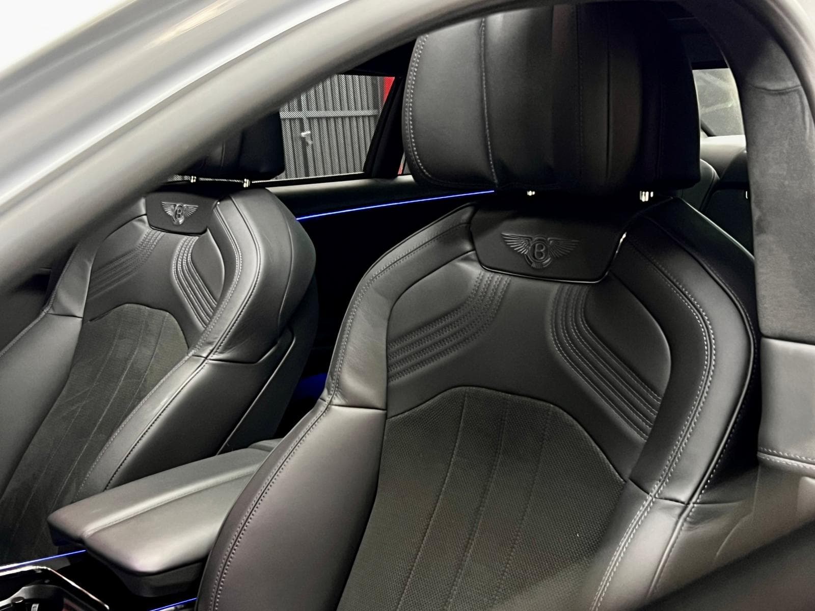 Bentley Flying Spur Hybrid