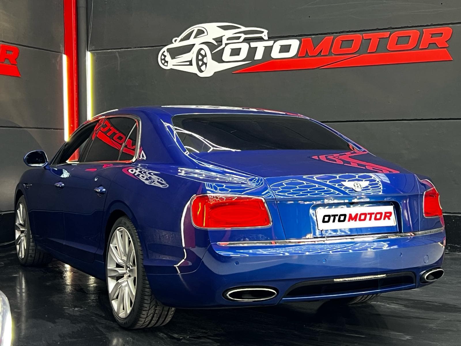 Bentley Flying Spur W12